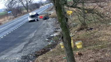 Bihor: Parcările de pe drumurile naţionale vor fi supravegheate video, pentru depistarea celor are depozitează gunoi pe marginea drumurilor / Proiectul, finanţat de două firme private 