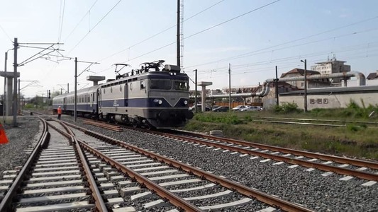 CFR anunţă că a semnat contractul pentru elaborarea studiului de fezabilitate şi a proiectului tehnic pentru modernizarea liniei Coşlariu - Cluj-Napoca
