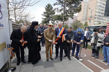 Primarul Buzăului, despre imaginile afişate pe Calea Eroilor: A fost o capcană pentru voi, îmi pare rău că aţi căzut în ea, ca să atragem atenţia s-au pus şi două imagini cu Ceauşescu, dar nu ca să îi facem reclamă/ Istoria are şi umbre şi lumini