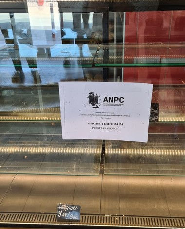 ANPC a dat amenzi în valoare de 570.000 de lei, după controale la firme care produc şi comercializează cozonaci / Comisarii au găsit produse expirate, mizerie, furnici şi larve în unele zone de producţie / Patru unităţi, închise temporar 