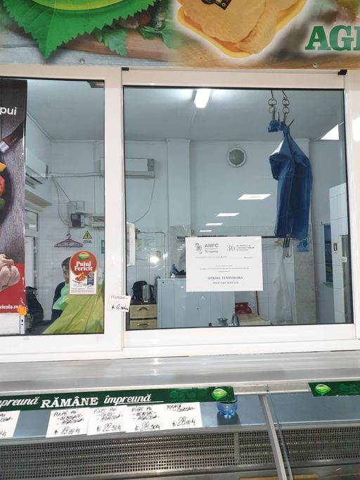 Amenzi de aproape jumătate de million de lei aplicate comercianţilor din Hala Obor din Bucureşti de către ANPC - FOTO