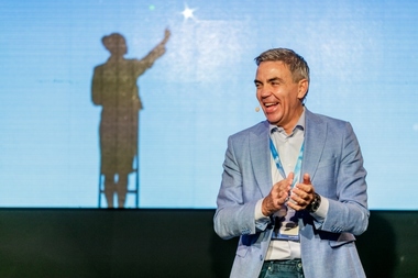 Dragoş Anastasiu: Noi vrem să schimbăm frunza dar nu avem un site, noi pierdusem şi domeniul România.travel / Despre brandul de ţară: sălbăticia şi misterul, Delta, Transilvania, inclusiv Dracula