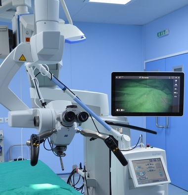 Cancer de laringe la 32 de ani. Dr. Răzvan Hainăroşie spune că a scăzut vârsta la care e pus acest diagnostic. Fumatul de la vârste mici, poluarea, factori care pot provoca boala. 528 de cazuri, îngrijite anul acesta la Institutul „Prof.Dr.Dorin Hociotă”