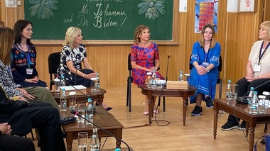 Jill Biden, mamelor ucrainene cu care s-a întâlnit la Bucureşti: Cred că voi sunteţi cele uimitoare - FOTO, VIDEO
