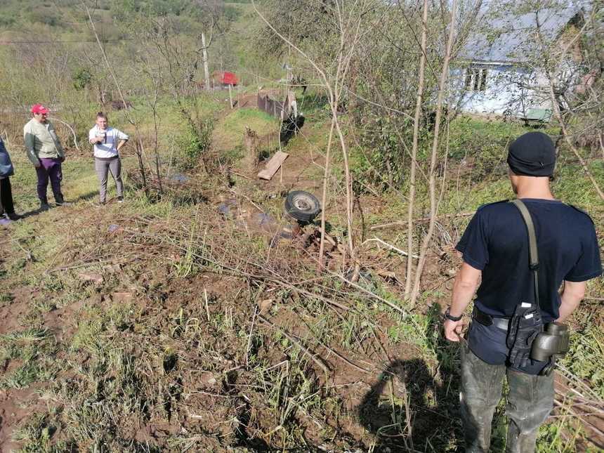 Bărbat dispărut după ce a fost luat de viitură în comuna ieşeană Schitu Duca. El este căutat de forţele de ordine, dar şi de localnici