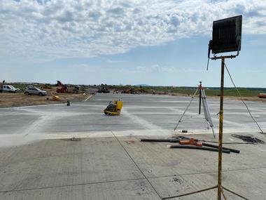 Zborurile pe Aeroportul din Oradea vor fi reluate duminică / Continuă lucrările la terminalul cargo - FOTO
