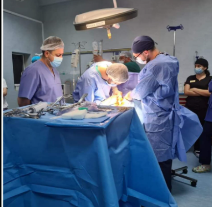 Institutul Fundeni: Starea fetiţei de 5 ani care a primit transplantul de ficat, agravare progresivă în ultimele 3 zile/ S-a reintervenit chirurgical/ Starea ei este critică