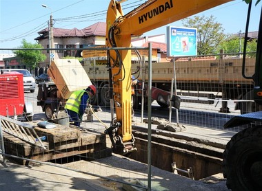 Nicuşor Dan anunţă că a fost realizată cu succes proba de presiune pentru 1.250 de metri de conductă nouă pe magistrala Progresu-Ferentari 