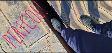 Galaţi: Proprietarul unei ambarcaţiuni care oferă servicii de transfer pietonal şi auto între cele două maluri ale Dunării, amendat cu 15.000 de lei de Protecţia Consumatorilor. Au fost găsite zone nesigure pentru pasageri - FOTO