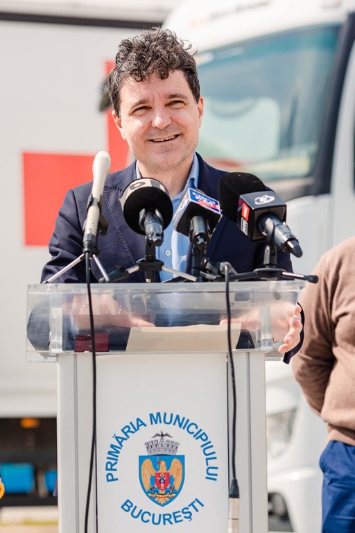 Nicuşor Dan: După Revoluţie, întreaga activitate pe investiţii în transport s-a concentrat în a mai pune un pod aici, a mai pune un semafor acolo, fără să existe o viziune integrată şi fără să existe o preocupare pentru abordare sistematică a investiţiilor 