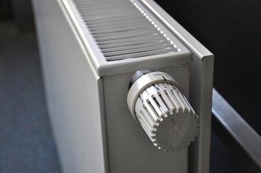 Legea prin care pentru fiecare proiect, avizul tehnic privind eficienţa energetică este acordat o singură dată, la solicitarea reprezentantului UAT, promulgată