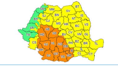 Meteorologii actualizează avertizările de vreme rea. Vijelii şi ploi abundente de duminică la ora 14:00 pentru Oltenia, vestul şi nord-vestul Munteniei, sud-vestul Transilvaniei şi local în Carpaţii Meridionali
