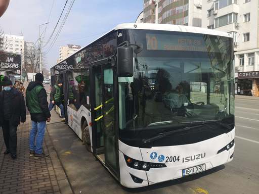Bilete de transport mai scumpe, în municipiul Iaşi, cu 20 la sută. Preţul abonamentelor creşte cu aproape 40 la sută. Edilul Mihai Chirica motivează că s-au scumpit energia electrică şi combustibilii