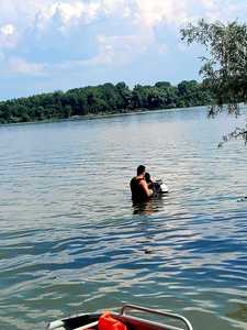 UPDATE - Pompierii şi scafandrii au căutat un tânăr de 18 ani dispărut în apele Dunării / Aceştia au sistat căutările, odată cu lăsarea serii / Acestea vor fi reluate luni