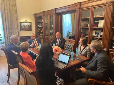 Program de cooperare în domeniul învăţământului superior, semnat între Ministerul Educaţiei din România şi Ministerul Învăţământului Superior din Cuba / Burse de studii în domenii de interes comun 