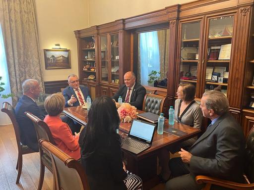 Program de cooperare în domeniul învăţământului superior, semnat între Ministerul Educaţiei din România şi Ministerul Învăţământului Superior din Cuba / Burse de studii în domenii de interes comun 
