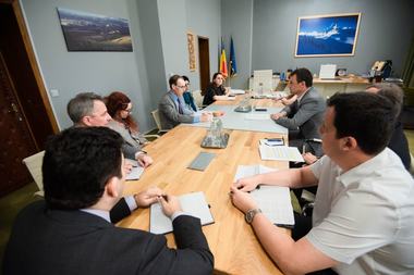 Delegaţie a FMI, la Ministerul Mediului – S-a discutat despre reducerea emisiilor, adaptarea la schimbările climatice, eficientizarea sectorului energetic şi planurile de creştere a ponderii energiei din surse regenerabile 
