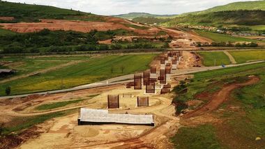 Hotărâre de Guvern pentru declanşarea procedurilor de expropriere pe traseul autostrăzii Ploieşti-Buzău, în judeţul Prahova – Este vizată o suprafaţă totală de peste 738.000 de metri pătraţi de teren 