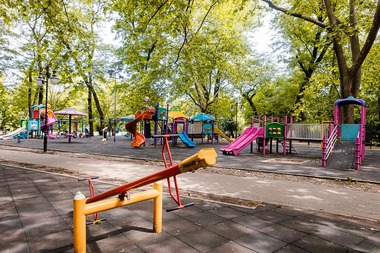 N. Dan: Modernizăm locurile de joacă din parcuri. Vom înlocui echipamentele din 22 de locuri de joacă, amplasate acum mai bine de 10 ani şi pentru care reparaţiile nu mai reprezintă o soluţie