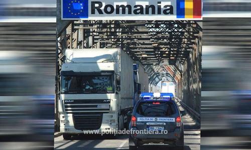 Poliţia de Frontieră: Se preconizează că traficul în PTF Giurgiu va fi îngreunat întrucât, de sâmbătă, pe partea bulgară a podului peste Dunăre se vor face lucrări de reabilitare a carosabilului/ Recomandări pentru şoferi