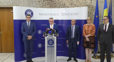 UPDATE - Ministrul Educaţiei anunţă rezultatele finale la Evaluarea Naţională: Au fost înregistrate 21.854 de constestaţii, mai multe decât anul trecut / 17 situaţii în care la contestaţii mediile au fost schimbate cu mai mult de 2 puncte - VIDEO