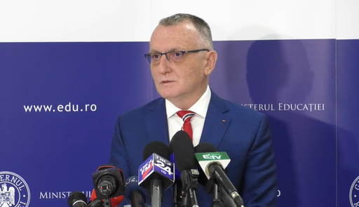 UPDATE - Sorin Cîmpeanu a prezentat rezultatele finale la Bacalaureat: Rata de promovare este de 75,2% / 30.377 de note care au fost mărite, în urma contestaţiilor, şi 15.986 au fost micşorate / 42 de licee au avut rată de promovare zero - VIDEO