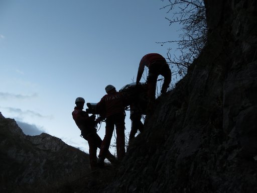 Salvamont România: În ultimele 24 de ore s-au primit 28 de apeluri prin care se solicita intervenţia salvamontiştilor/ Au fost salvate 28 de persoane, din care patru au fost predate echipajelor SMURD sau de Ambulanţă