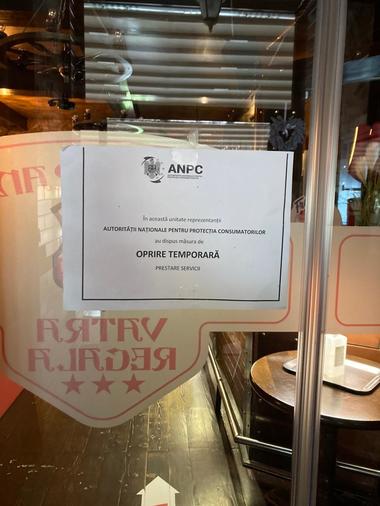 Controale ale ANPC în zonele montane din Prahova şi Braşov - S-au dat amezi de 95.000 lei şi s-a dispus oprirea temporară a activităţii la trei unităţi / Produse expirate, spaţii de depozitare murdare şi camere neigienizate, între deficienţe 