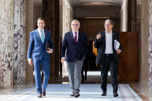 Cîmpeanu, despre majorările salariale din noua lege a educaţiei: Este vorba de o creştere a salariului de la 6.500 de lei brut la 9.300 de lei brut / Salarizarea cel mai probabil va fi luată în calcul din septembrie 2023 / Premierul a validat total
