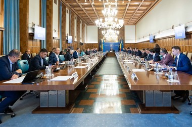 UPDATE - Guvernul a adoptat o Ordonanţă care introduce noi criterii de formare iniţială şi de ocupare a posturilor prin concurs pentru toate categoriile de funcţii de conducere / Precizările Ministerului Sănătăţii