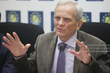 Stolojan: Măsurile de austeritate nu le iei că vrei tu, ne obligă piaţa. În momentul în care piaţa internaţională va avea percepţia că România nu e ok, finanţarea se opreşte/ Intri în măsuri de austeritate vrând-nevrând

