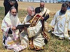 Arhiepiscopul Tomisului s-a rugat din nou pentru ploaie / Au fost aduse în procesiune raclele cu moaştele Sfântului Pantelimon, ale Sfinţilor Epictet şi Astion şi racla cu veşmântul Sfintei Cuvioase Parascheva de la Iaşi