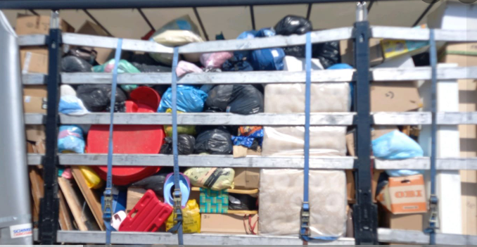 Botoşani: Transport cu textile second hand care prezintă risc pentru sănătatea şi siguranţa consumatorilor, oprit de Garda de Mediu / Transportul a fost trimis înapoi la expeditor 