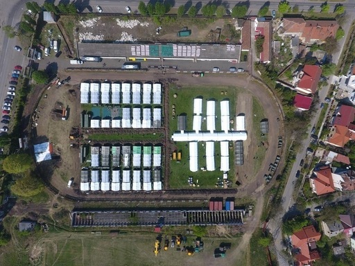 Timişoara: Se redeschide spitalul de campanie pentru cazurile de Covid construit pe un stadion/ Numărul îmbolnăvirilor, în creştere
