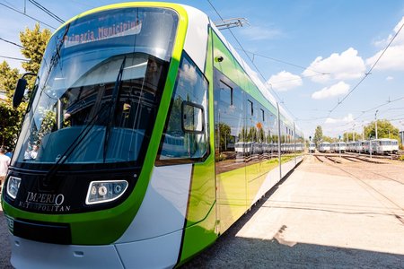 N. Dan: Am semnat contractul prin care Trustul de Clădiri Metropolitane Bucureşti va moderniza 14 din cele 22 de peroane de pe linia tramvaiului 41, celelalte 8 fiind deja modernizate de STB