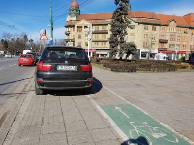 Dominic Fritz anunţă scoaterea la vânzare a maşinii fostului director al Horticultura - un BMW X5 full option / Directorul a fost demis după scandaluri repetate / Fritz: Nu mai vrem directori intangibili, nu mai susţinem aroganţa puterii 