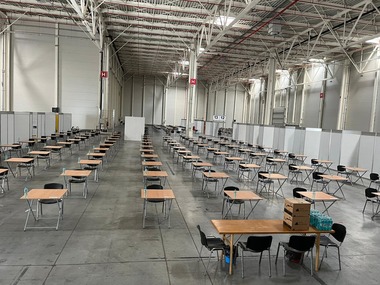 Admitere la Universitatea de Medicină şi Farmacie „Carol Davila” din Bucureşti - S-au înscris 3.497 de candidaţi, un număr record. 24 de premianţi la olimpiade şi 23 de de absolvenţi cu media 10 la bacalaureat aspiră să devină medici sau farmacişti
