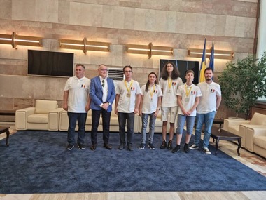 Lotul olimpic de Informatică al României, locul I la a XXIX-a ediţie a Olimpiadei de Informatică a Europei Centrale / Cîmpeanu: Un rezultat remarcabil obţinut la unul dintre concursurile de informatică de anvergură din Europa şi din lume 