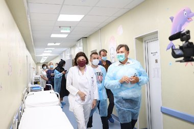 Rafila: Este foarte greu să adaptezi clădiri vechi la standarde actuale/ Manager Institutul Clinic Fundeni: Cred că aceste renovări sunt o soluţie obligatorie, dar temporară