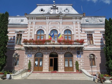 Cseke Attila: Am autorizat prima plată pentru un proiect finanţat prin PNRR/ Proiectul vizează reabilitarea şi eficientizarea termică a clădirii Primăriei Fălticeni