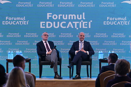 Sorin Cîmpeanu: Din 2023 bursele elevilor vor reprezenta un pilon important în reducerea abandonului şcolar