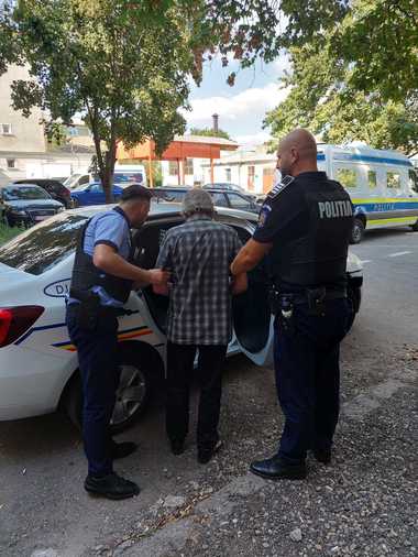 Bărbat de 71 de ani din Craiova, arestat preventiv după ce a agresat sexual o fată de cinci ani - VIDEO
