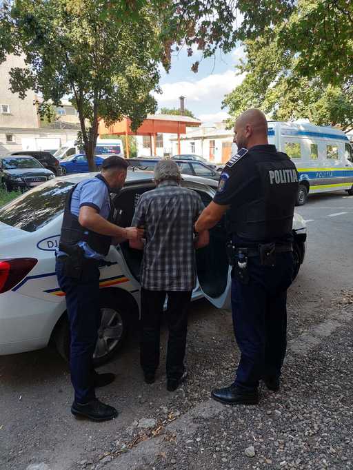 Bărbat de 71 de ani din Craiova, arestat preventiv după ce a agresat sexual o fată de cinci ani - VIDEO