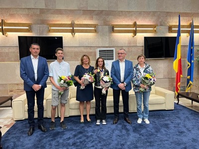 Sorin Cîmpeanu a felicitat-o pe Teodora Smintanca-Strugariu pentru Medalia de aur de la Olimpiada Internaţională de Limba Germană