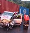 Caraş-Severin: 6 persoane, printre care 3 copii, implicate într-un accident rutier între un TIR şi un microbuz / A intervenit descarcerarea