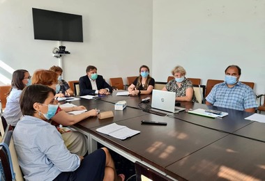 Prima şedinţă a grupului pentru elaborarea planului de măsuri necesare reformării asistenţei medicale primare – Se are în vedere dezvoltarea serviciilor, creşterea accesului populaţiei şi reducerea birocraţiei 