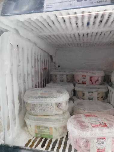 Cinci magazine Lidl din Iaşi, închise temporar de ANPC/ Printre nereguli: mizerie şi legume şi fructe depreciate/ Au fost date amenzi în valoare de aproape 100.000 de lei - FOTO, VIDEO