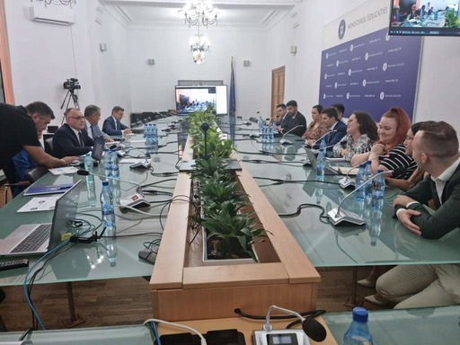 Cîmpeanu: Întâlnire cu rezultate fără precedent în istoria consultărilor între Ministerul Educaţiei şi studenţi/ Au fost agreate mai multe propuneri, între care creşterea reducerilor pentru transportul feroviar şi naval şi a subvenţiei pentru cămine