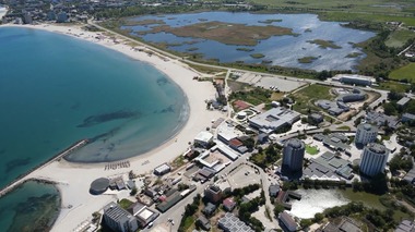 Administraţia Bazinală de Apă Dobrogea Litoral a semnat contractele pentru lărgirea plajelor în Jupiter-Neptun şi în zona Balta Mangalia-Venus-Aurora/ Câştigător este compania olandeză Van Oord