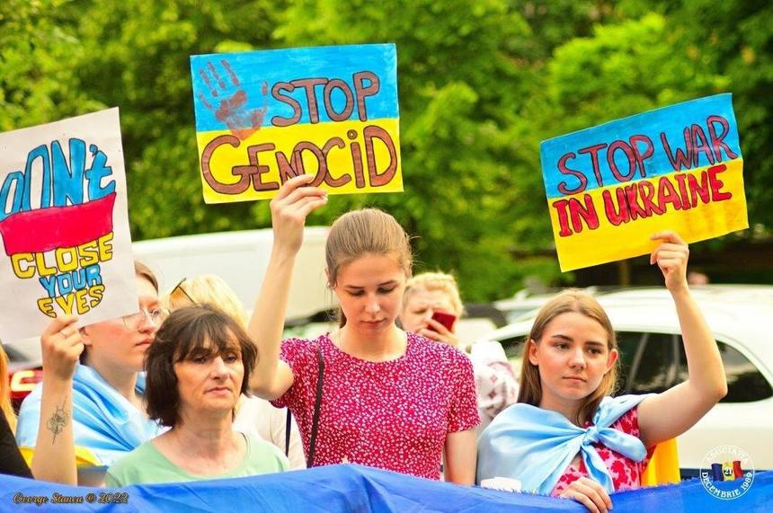 Protest în faţa Ambasadei Rusiei la Bucureşti, de Ziua Independenţei Ucrainei